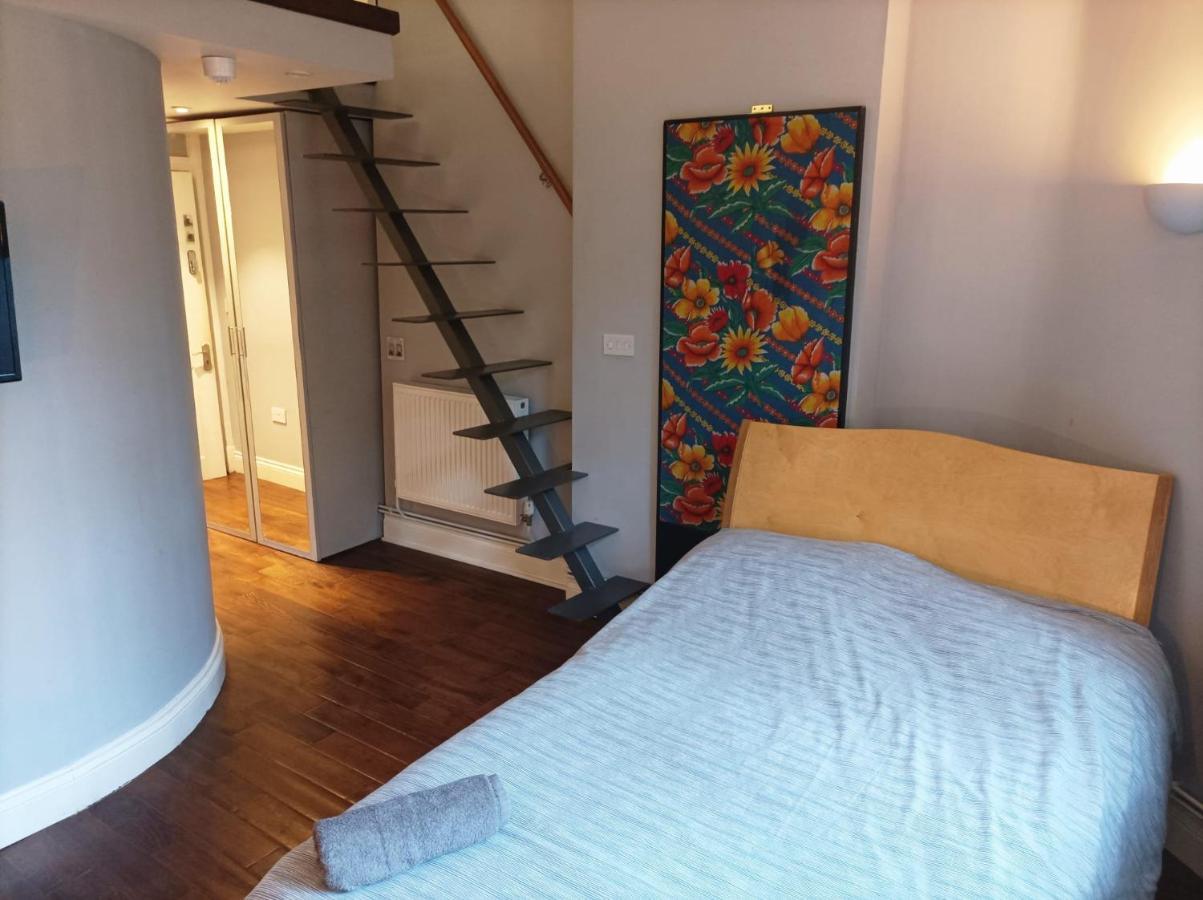 Privatunterkunft Self-contained Studio In Central Property Unit 4 *