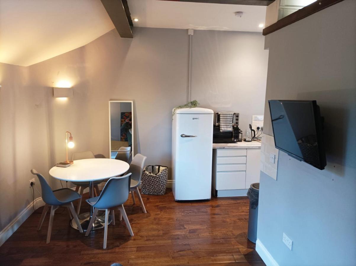 Privatunterkunft Self-contained Studio In Central Property Unit 4 *